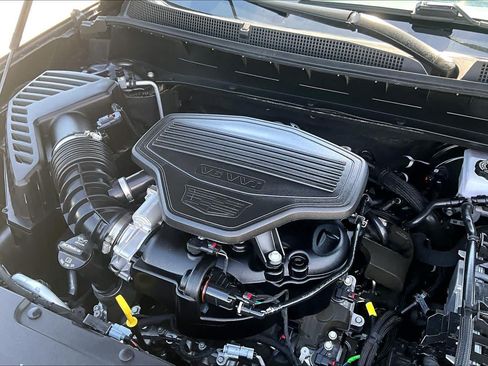 Used 2024 Cadillac XT6 Premium Luxury w/ Technology Package FWD image 31