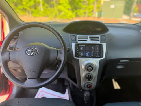 Used 2007 Toyota Yaris 2-Door Hatchback FWD image 15