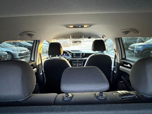 Used 2022 Volkswagen Taos S image 8