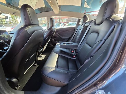 Used 2018 Tesla Model 3 Long Range image 24