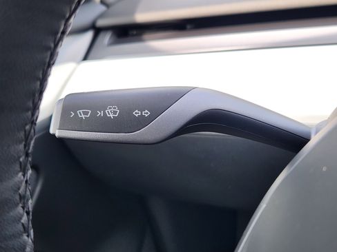 Used 2023 Tesla Model 3 Standard Range image 21