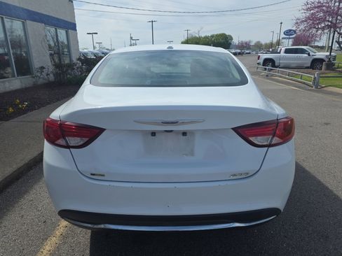 Used 2015 Chrysler 200 Limited w/ Convenience Group image 4