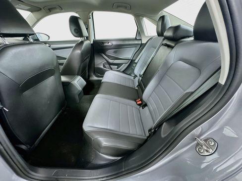 Used 2025 Volkswagen Jetta SE FWD image 29