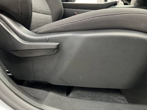 Used 2025 Chevrolet Equinox LT AWD/4WD image 29