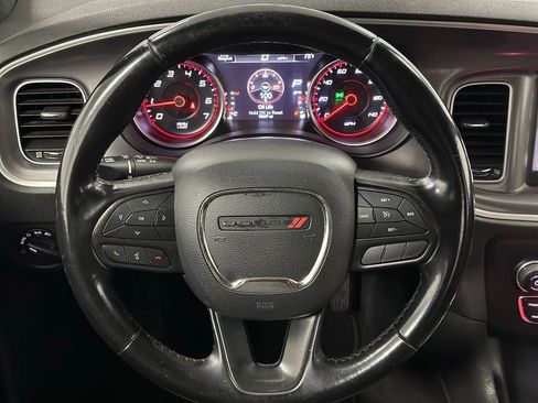 Used 2022 Dodge Charger SXT image 3