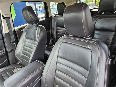 Used 2018 Ford Escape SEL AWD/4WD image 16