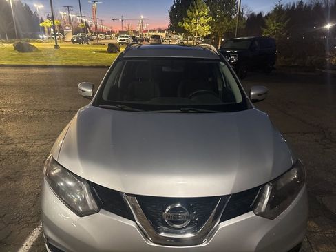 Used 2016 Nissan Rogue S w/ Appearance Package image 2
