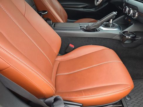 Used 2023 MAZDA MX-5 Miata Grand Touring w/ Weather Package RWD image 16
