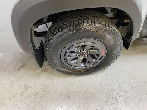 Used 2025 Nissan Frontier PRO-4X w/ Pro Convenience Package AWD/4WD image 13