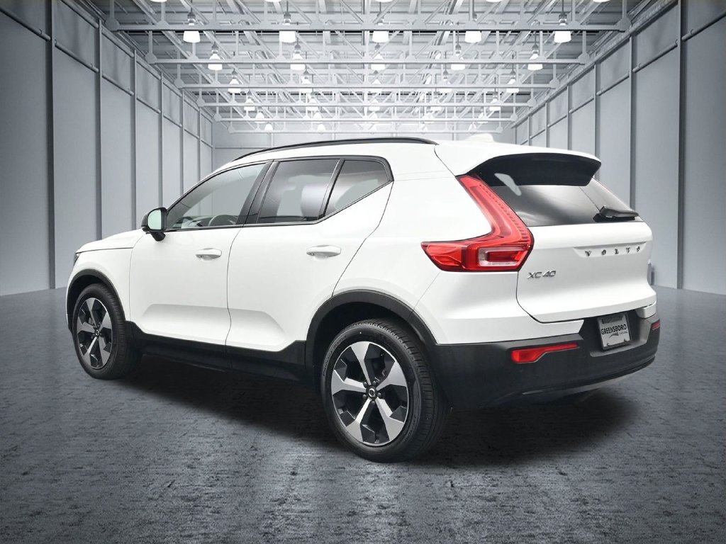 Used 2023 Volvo XC40 B4 Ultimate FWD image 6