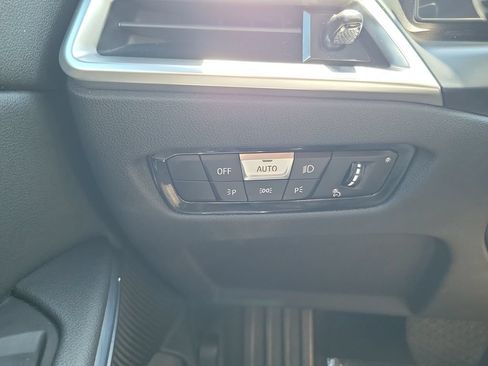 Used 2025 BMW 330i Sedan RWD image 21