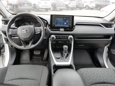 Used 2021 Toyota RAV4 XLE image 22