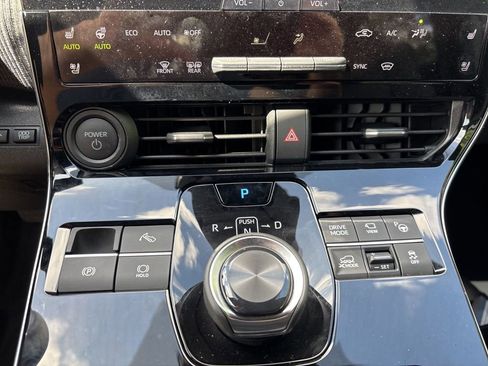 Used 2023 Subaru Solterra AWD image 19