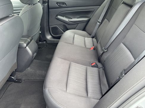 Used 2024 Nissan Altima 2.5 SV w/ SV Premium Package FWD image 24
