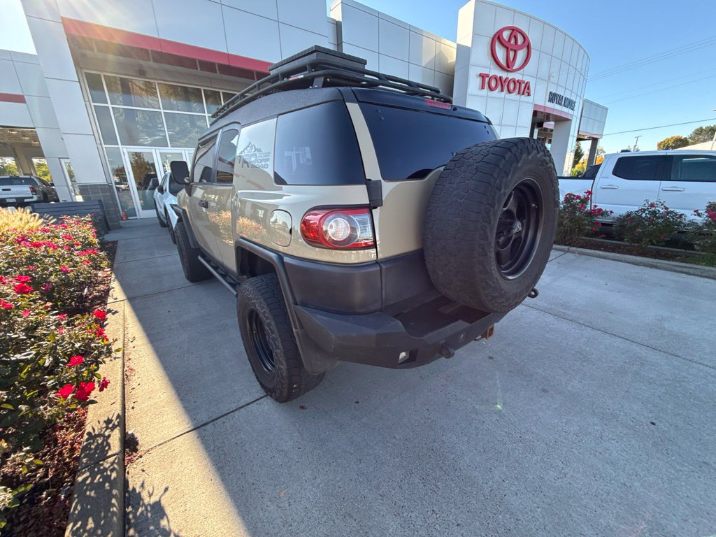 Used 2014 Toyota FJ Cruiser 4WD w/ Convenience Package image 7