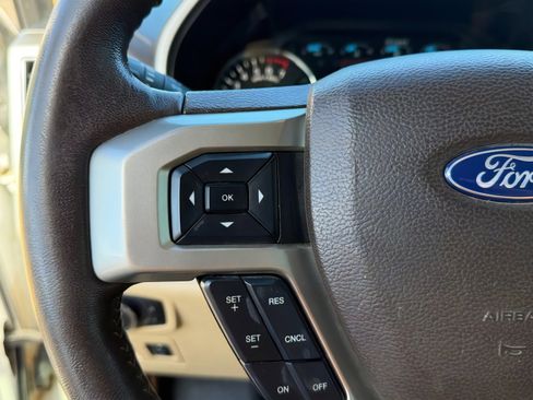 Used 2019 Ford F150 Lariat w/ Equipment Group 501A Mid image 31