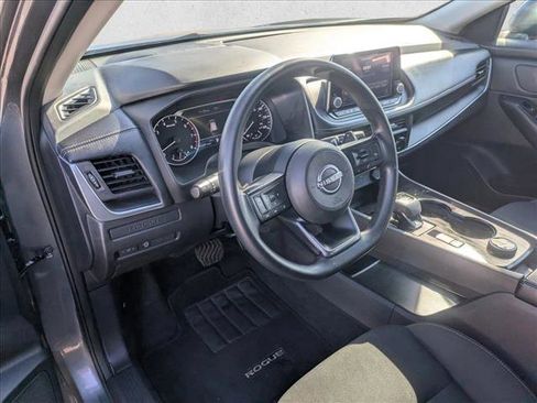 Used 2024 Nissan Rogue S image 9
