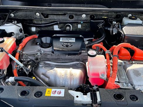 Used 2017 Toyota RAV4 XLE image 10