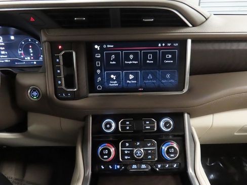 Used 2022 GMC Yukon XL Denali AWD/4WD image 20