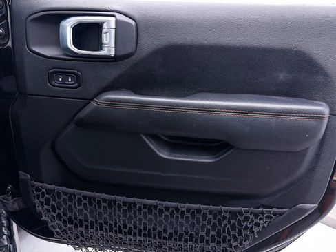 Used 2021 Jeep Gladiator Mojave AWD/4WD image 39