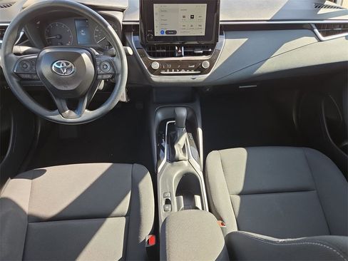 Used 2025 Toyota Corolla LE image 23
