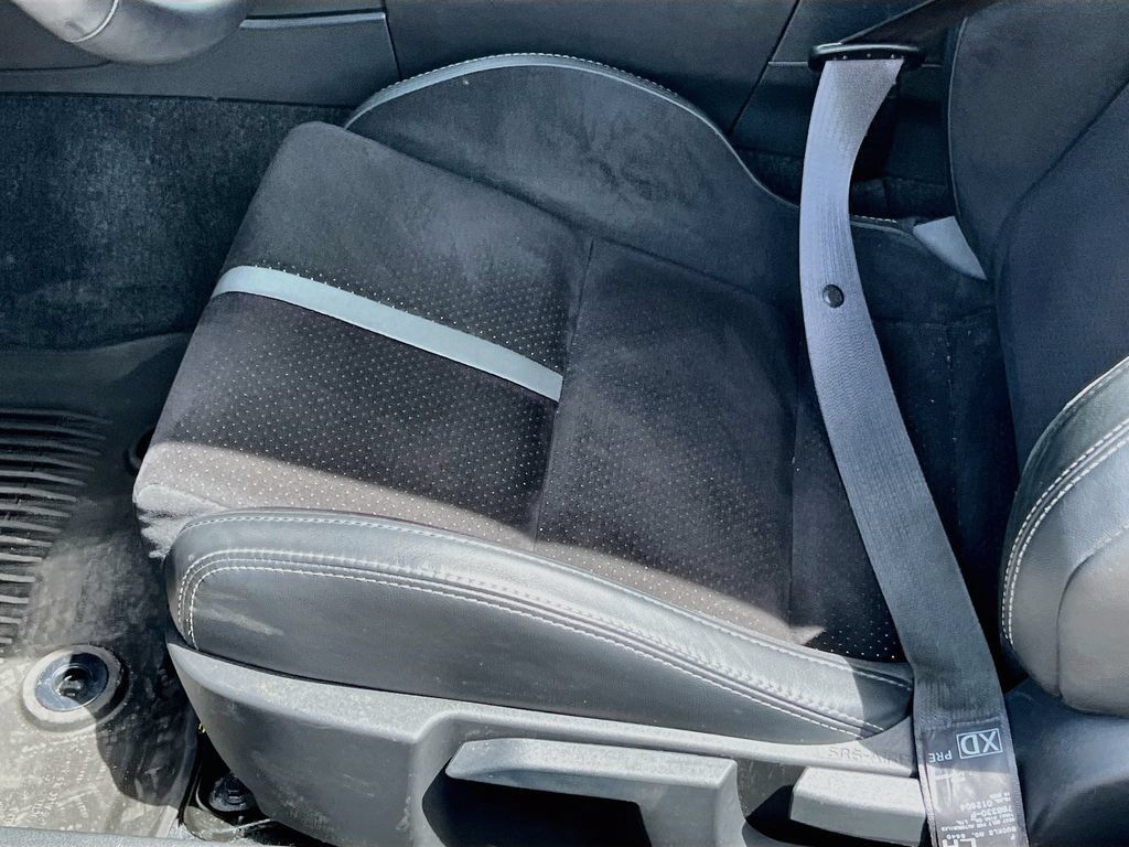 Used 2025 Toyota GR86 Premium w/ ALL Weather Mat Package (TMS) RWD image 18