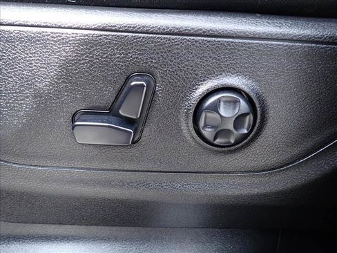 Used 2019 RAM 1500 Big Horn AWD/4WD image 14