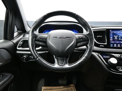 Used 2020 Chrysler Pacifica Touring w/ S Appearance Package FWD image 15