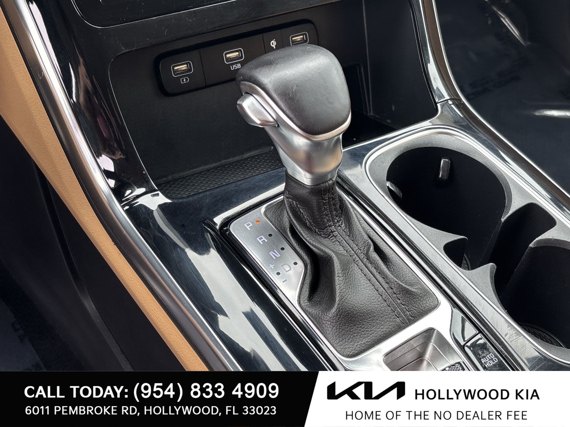 Used 2022 Kia Carnival EX FWD image 19