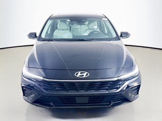 Used 2025 Hyundai Elantra Limited FWD video 2