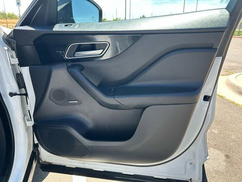 Used 2020 Jaguar F-PACE Premium image 15