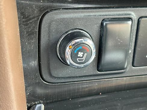 Used 2018 Nissan Armada Platinum w/ Captain Seat Package image 14