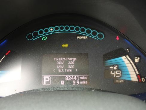 Used 2015 Nissan Leaf S FWD image 19