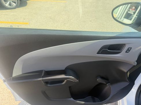Used 2017 Chevrolet Sonic LT image 9