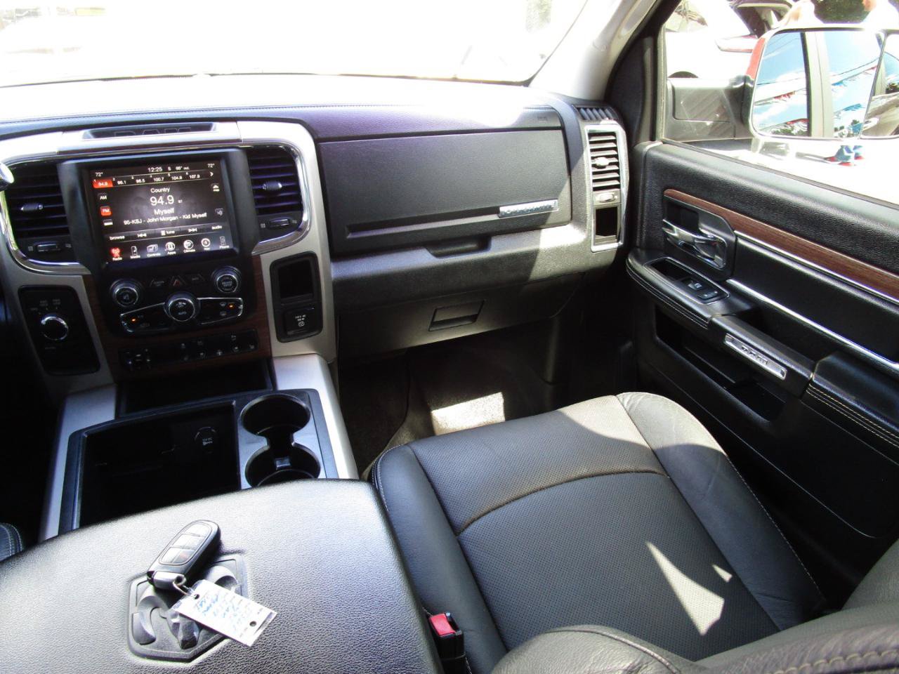 Used 2015 RAM 2500 Laramie w/ Convenience Group AWD/4WD image 9