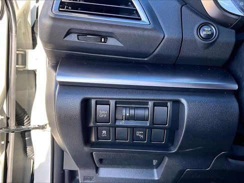 Used 2019 Subaru Crosstrek 2.0i Limited w/ Moonroof Package w/Navigation image 34