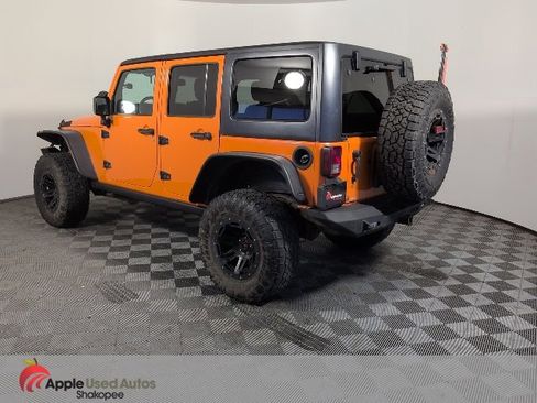 Used 2012 Jeep Wrangler Unlimited Sahara w/ Connectivity Group image 4