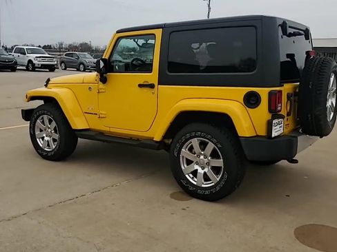Used 2015 Jeep Wrangler Sahara image 6