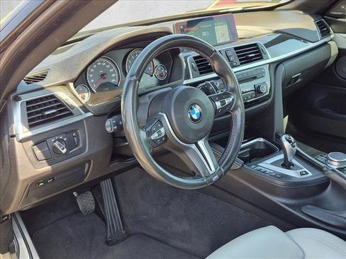 Used 2020 BMW M4 Convertible w/ Executive Package RWD image 10