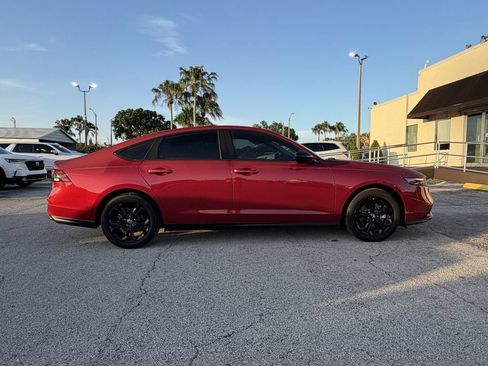 Used 2025 Honda Accord SE image 4