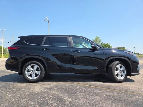 Used 2023 Toyota Highlander L FWD image 24
