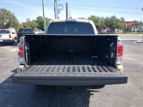 Used 2019 Toyota Tacoma Limited RWD image 9