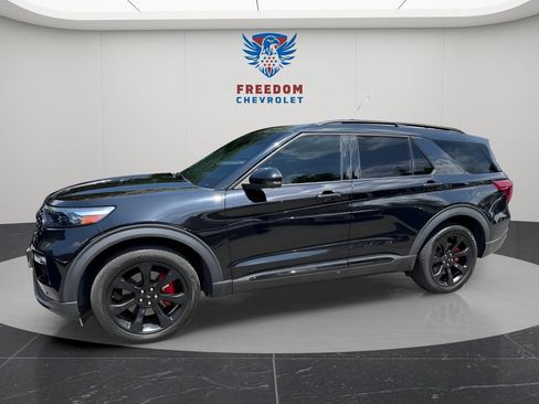 Used 2023 Ford Explorer ST w/ Equipment Group 401A AWD/4WD image 2