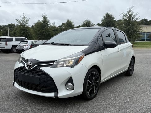 Used 2016 Toyota Yaris SE image 1