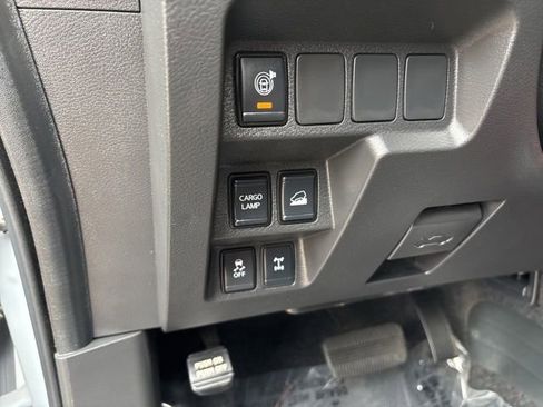 Used 2024 Nissan Frontier PRO-4X w/ Technology Package AWD/4WD image 30