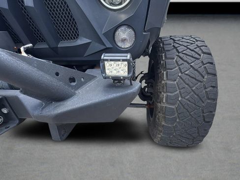 Used 2016 Jeep Wrangler Unlimited Sahara AWD/4WD image 29