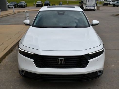 Used 2024 Honda Accord Touring image 8