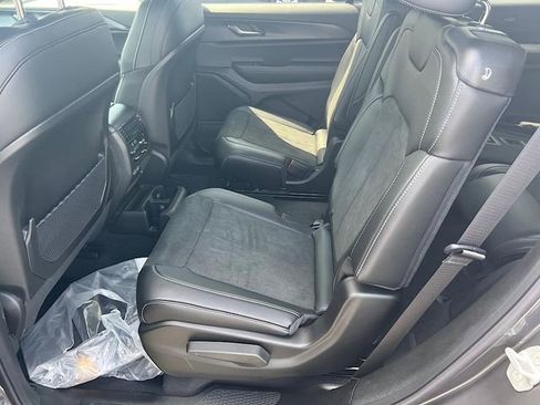 New 2025 Jeep Grand Cherokee L Altitude image 16