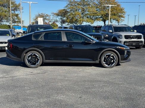 New 2025 Kia K4 EX image 2