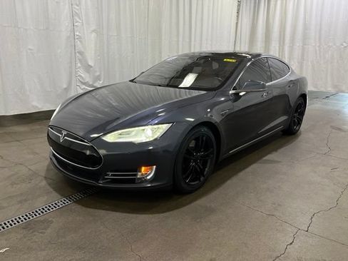 Used 2015 Tesla Model S 70 RWD image 8